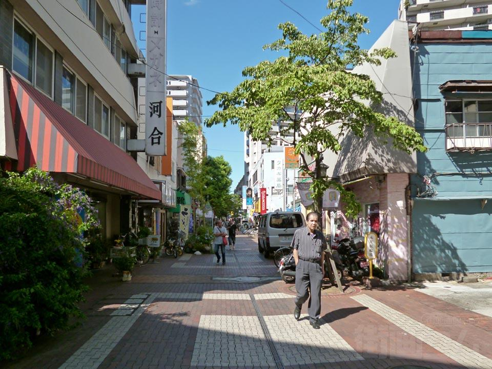 Local streets and cultural landmarks in Kawaguchi