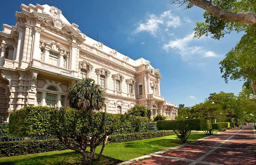 Paseo de Montejo cultural landmarks Merida Mexico